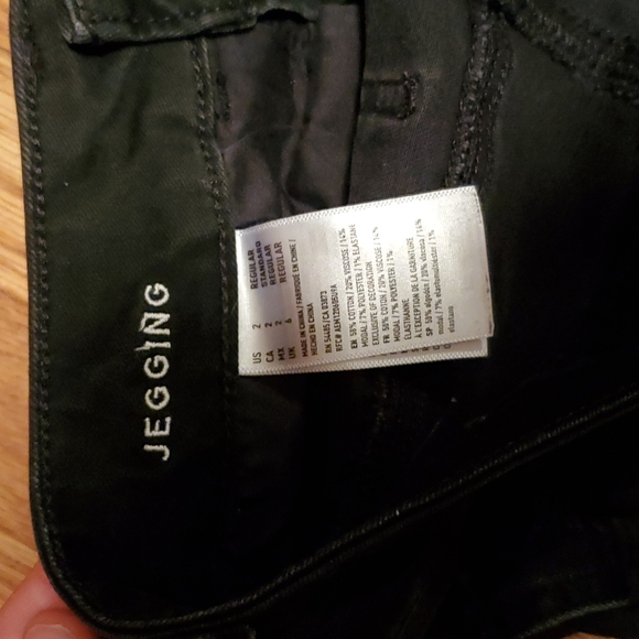 American Eagle Outfitters black distressed jegging Sz 2 - Picture 8 of 8